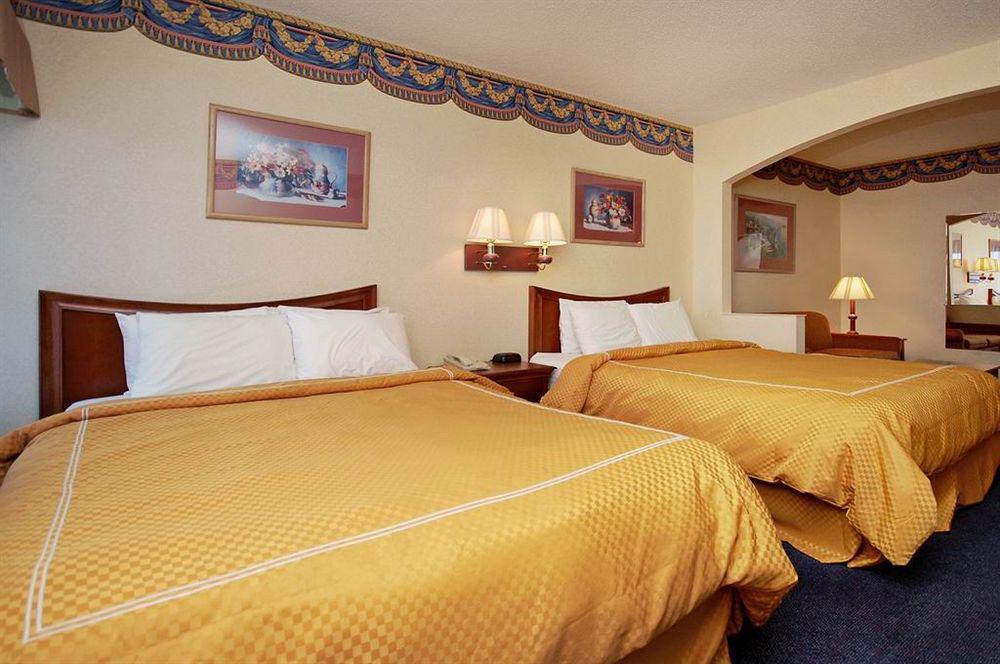 Quality Suites Abilene Room photo